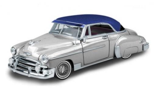 Chevrolet Bel Air 1/24 Motormax silber/blau 1950 modellautos