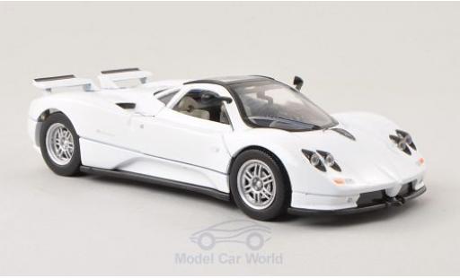 Pagani Zonda C12 1/24 Motormax C12 weiss modellautos