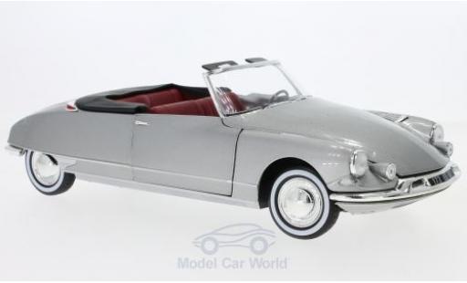 Modellautos Citroen DS Cabriolet 1/18 Norev 19 Cabriolet mettalic grau 1961 SoftTop liegt bei Citroen DS Cabriolet 1/18 Norev 19 Cabriolet mettalic grau 1961 SoftTop liegt bei modellautos