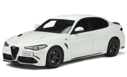 Modellautos Alfa Romeo Giulia 1/18 Ottomobile Quadrifoglio weiss 2019 Alfa Romeo Giulia 1/18 Ottomobile Quadrifoglio weiss 2019 modellautos