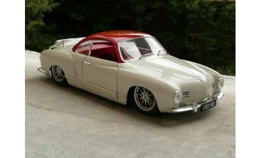 Volkswagen Karmann Base 1/18 Solido low light modellautos