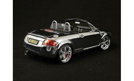 Audi TT roadster 1/18 Maisto shinning full chrome modellautos