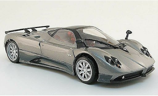Pagani Zonda F 1/24 Motormax grau/schwarz/carbon modellautos