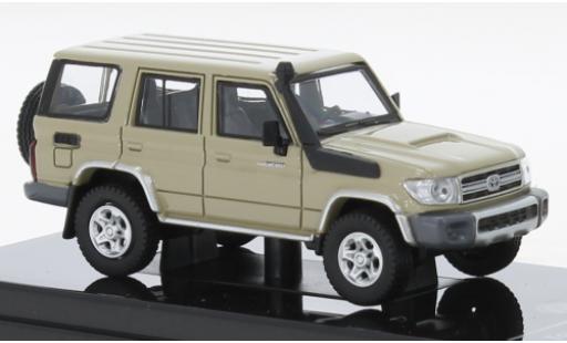 Modellautos Toyota Land Cruiser 1/64 Para64 76 beige 2014 Toyota Land Cruiser 1/64 Para64 76 beige 2014 modellautos