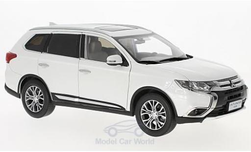 Modellautos Mitsubishi Outlander 1/18 Paudi weiss 2016 Mitsubishi Outlander 1/18 Paudi weiss 2016 modellautos