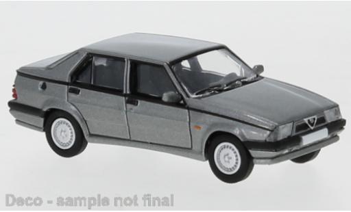 Modellautos Alfa Romeo 75 1/87 PCX87 mettalic grau 1988 exclusive avec Model Car World Alfa Romeo 75 1/87 PCX87 mettalic grau 1988 exclusive avec Model Car World modellautos