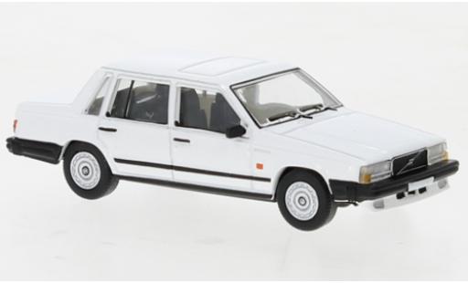 Modellautos Volvo 740 1/87 PCX87 blanche 1984 Volvo 740 1/87 PCX87 blanche 1984 modellautos
