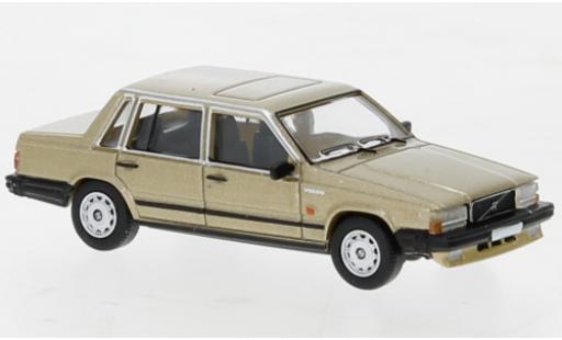 Modellautos Volvo 740 1/87 PCX87 metallise beige 1984 Volvo 740 1/87 PCX87 metallise beige 1984 modellautos