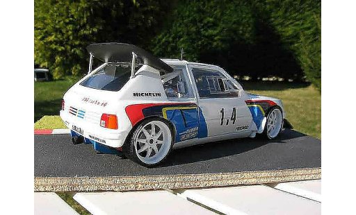 Peugeot 205 Turbo 16 1/18 Solido rallye T16 modellautos