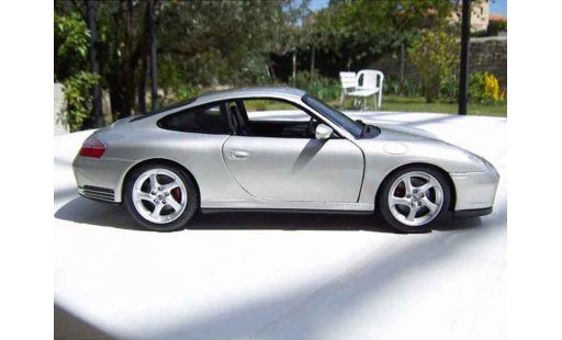 Porsche 911 4S 1/18 Maisto Carrera grau modellautos