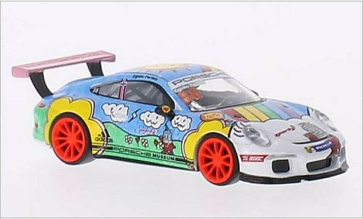 Porsche 911 Base 1/64 Spark No.88 y PCCA Singapur 2015 modellautos