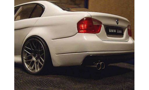 Bmw 330 tuning 1/18 Welly E90 jantes csl ligne echappement modellautos