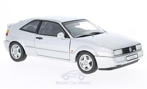 Modellautos Volkswagen Corrado 1/18 Revell VR6 silber Volkswagen Corrado 1/18 Revell VR6 silber modellautos