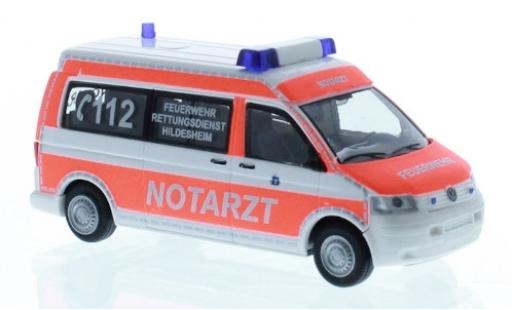 Modellautos Volkswagen T5 1/87 Rietze Feuerwehr Hildesheim 2003 médecin d Volkswagen T5 1/87 Rietze Feuerwehr Hildesheim 2003 médecin d modellautos