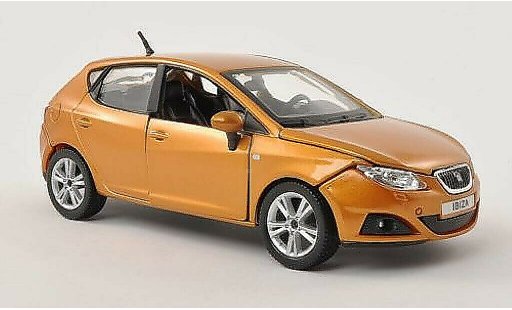 Seat Ibiza Base 1/24 Burago (6J) braun 5-Turer modellautos