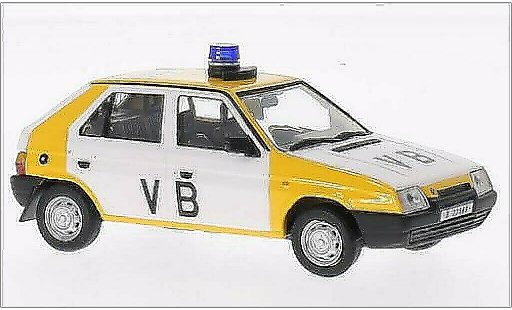 Skoda Favorit Livree Officielle 1/43 Abrex 136L VB vyroci Sametove revoluce gelb/weiss modellautos