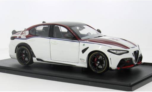 Modellautos Alfa Romeo Giulia 1/18 Solido GTAM weiss/rot 1:18 Alfa Romeo Giulia 1/18 Solido GTAM weiss/rot 1:18 modellautos