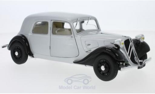 Modellautos Citroen Traction 1/18 Solido 11CV silber/schwarz 1937 Citroen Traction 1/18 Solido 11CV silber/schwarz 1937 modellautos