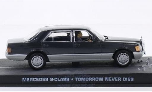 Mercedes Classe S 1/43 SpecialC (W126) grau/silber James Bond 007 Der Morgen stirbt nie ohne Vitrine modellautos