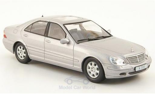 Modellautos Mercedes S500 1/43 SpecialC (W220) silber 1998 ohne Vitrine Mercedes S500 1/43 SpecialC (W220) silber 1998 ohne Vitrine modellautos