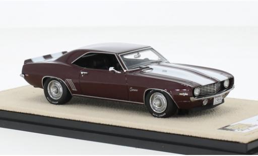 Modellautos Chevrolet Camaro 1/43 Stamp Models Z28 metallise violett/blanche 1969 Chevrolet Camaro 1/43 Stamp Models Z28 metallise violett/blanche 1969 modellautos