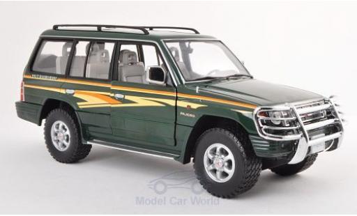 Modellautos Mitsubishi Pajero 1/18 Sun Star grün/Dekor 1998 mit Rammschutz Mitsubishi Pajero 1/18 Sun Star grün/Dekor 1998 mit Rammschutz modellautos