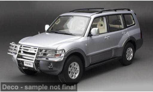 Modellautos Mitsubishi Pajero 1/18 Sun Star V73 silber 1:18 Mitsubishi Pajero 1/18 Sun Star V73 silber 1:18 modellautos