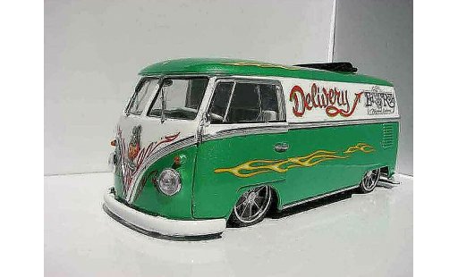 Volkswagen Combi Base 1/18 Welly tribute to ed roth combi rat fink revell modellautos
