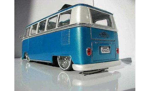 Volkswagen Combi Base 1/18 Welly low rider modellautos