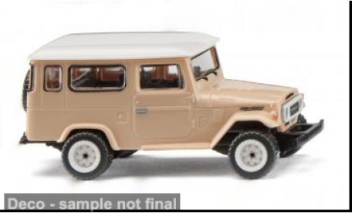 Modellautos Toyota Land Cruiser beige/beige 1960 1/87 Wiking