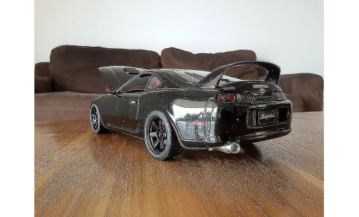 Toyota Supra Base 1/18 Kyosho schwarz jantes 18 pouces et disques de frein modellautos