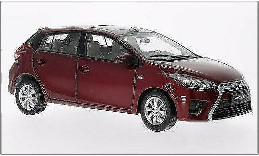 Toyota Yaris Base 1/18 Paudi mettalic rot 2014 modellautos