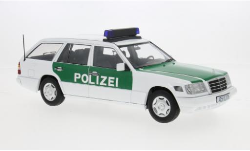 Mercedes Classe E 1/18 Triple 9 Collection T-Modell (S124) 1995 Polizei 1:18 modellautos