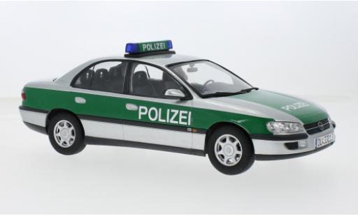 Modellautos Opel Omega 1/18 Triple 9 Collection B Polizei (D) 1996 1:18 Opel Omega 1/18 Triple 9 Collection B Polizei (D) 1996 1:18 modellautos