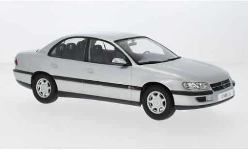Modellautos Opel Omega 1/18 Triple 9 Collection B silber 1996 1:18 Opel Omega 1/18 Triple 9 Collection B silber 1996 1:18 modellautos