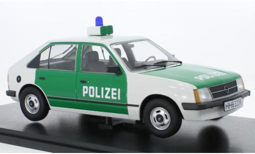 Opel Kadett 1/18 Triple 9 Collection D police modellautos