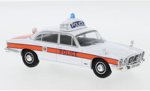 Jaguar XJ 1/43 Vanguards 6 Series II 4.2 RHD Thames Valley Police modellautos