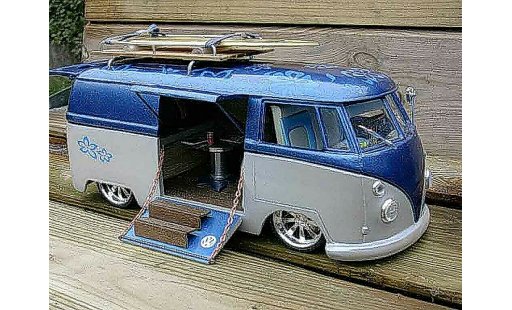Volkswagen Combi Base 1/18 Solido hawai modellautos