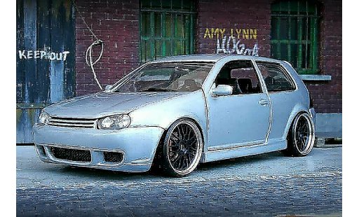 Volkswagen Golf R32 1/18 Revell kit carrosserie grau jantes bbs 18 pouces modellautos