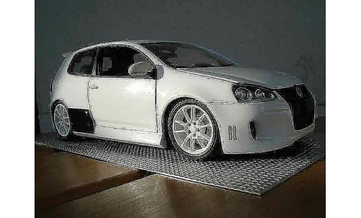 Volkswagen Golf GTI 1/18 Norev weiss hofele spirit modellautos