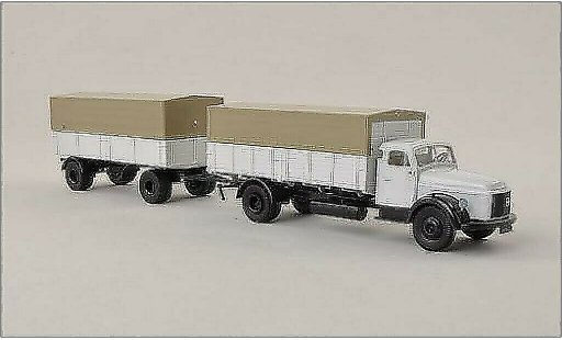 Volvo N88 Base 1/87 Brekina mit schwarzem Chassis grau modellautos
