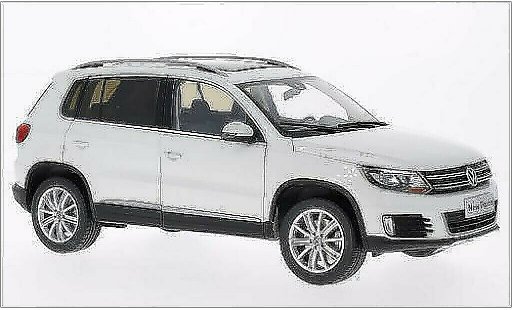Volkswagen Tiguan Base 1/18 Paudi weiss 2013 modellautos