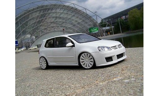 Volkswagen Golf GTI 1/18 Norev weiss jantes audi 18 pouces modellautos