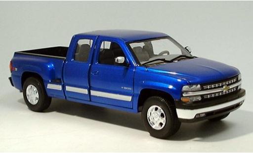 Modellautos Chevrolet Silverado 1/18 Welly Ext. Cab blau 1:18 Chevrolet Silverado 1/18 Welly Ext. Cab blau 1:18 modellautos