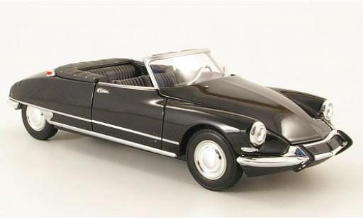 Modellautos Citroen DS 1/24 Welly 19 Cabriolet schwarz offen 1:24 Citroen DS 1/24 Welly 19 Cabriolet schwarz offen 1:24 modellautos