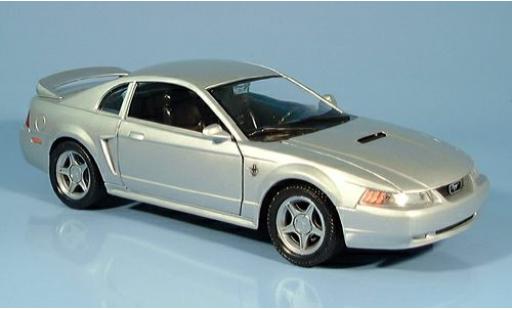 Modellautos Ford Mustang 1/24 Welly GT silber 1999 1:24 Ford Mustang 1/24 Welly GT silber 1999 1:24 modellautos