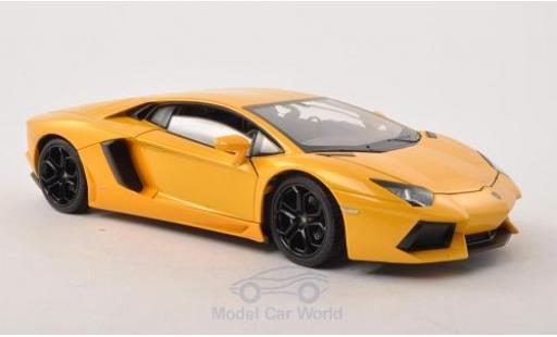 Modellautos Lamborghini Aventador 1/24 Welly LP 700-4 mettalic gelb Lamborghini Aventador 1/24 Welly LP 700-4 mettalic gelb modellautos