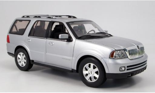 Modellautos Lincoln Navigator 1/18 Welly silber 2005 1:18 Lincoln Navigator 1/18 Welly silber 2005 1:18 modellautos