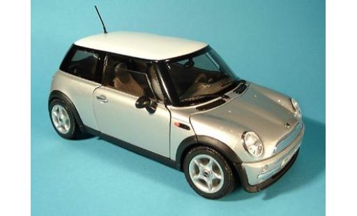Modellautos Mini Cooper 1/18 Welly New silber 2001 1:18 Mini Cooper 1/18 Welly New silber 2001 1:18 modellautos