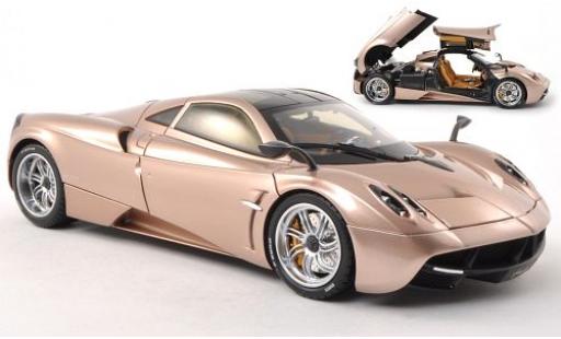 Modellautos Pagani Huayra 1/18 Welly gold 1:18 Pagani Huayra 1/18 Welly gold 1:18 modellautos